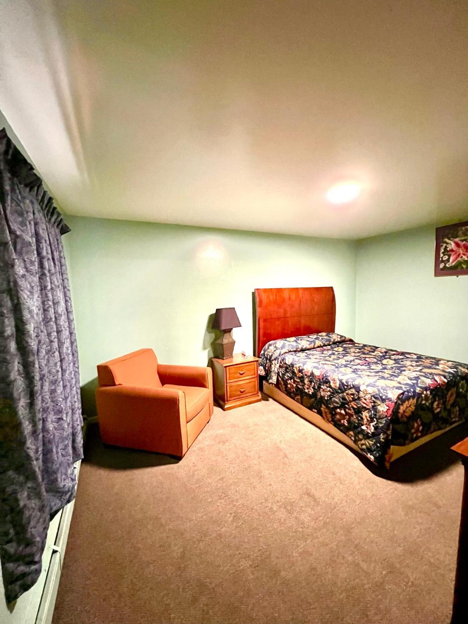 Your Motel Ypsilanti Esterno foto